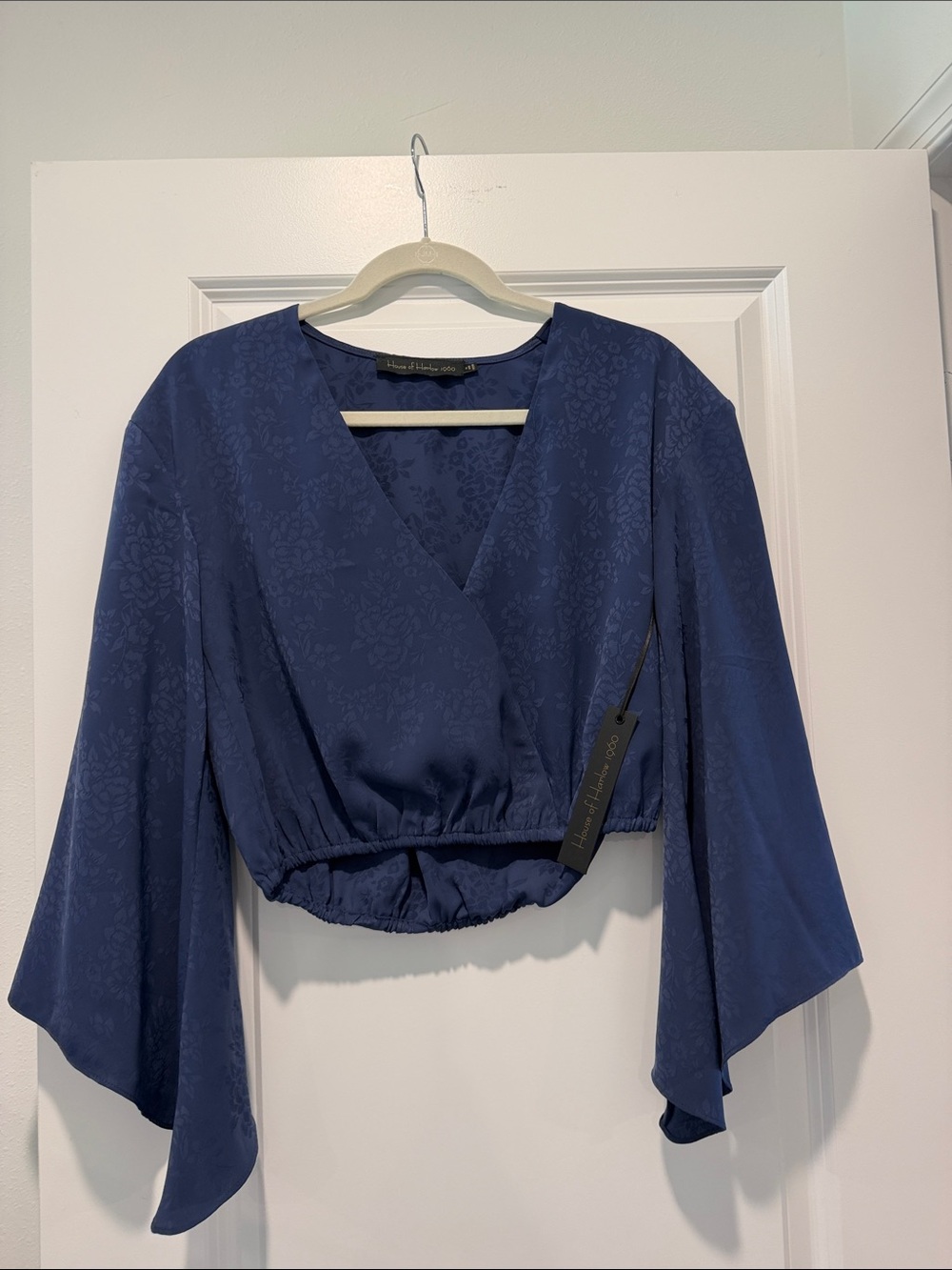House of Harlow 1960 Navy Floral Satin V-Neck Crop Top